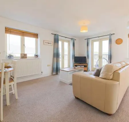 Waters Edge Apartment Penryn