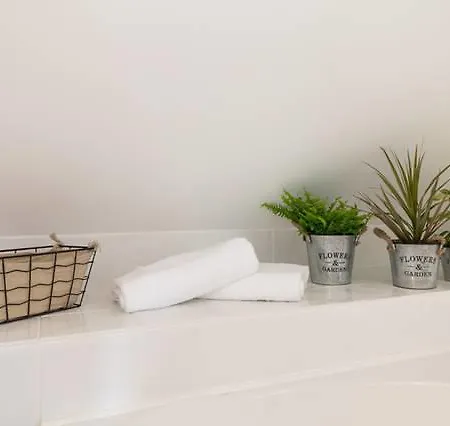 Waters Edge Apartment
