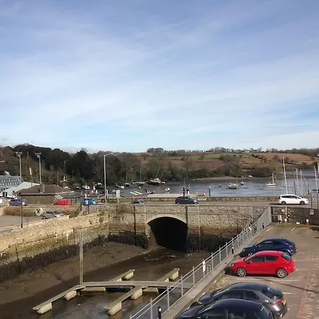 Waters Edge Apartment Penryn